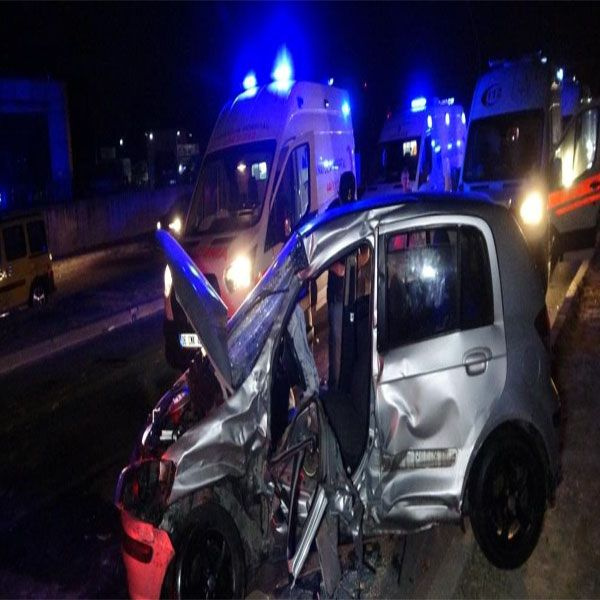 Antalya'da alkollü sürücü turistlere facia yaşattı! Tur minibüsüne çarptı 9 kişiyi yaraladı