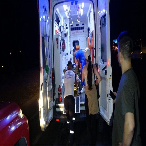 Antalya'da alkollü sürücü turistlere facia yaşattı! Tur minibüsüne çarptı 9 kişiyi yaraladı