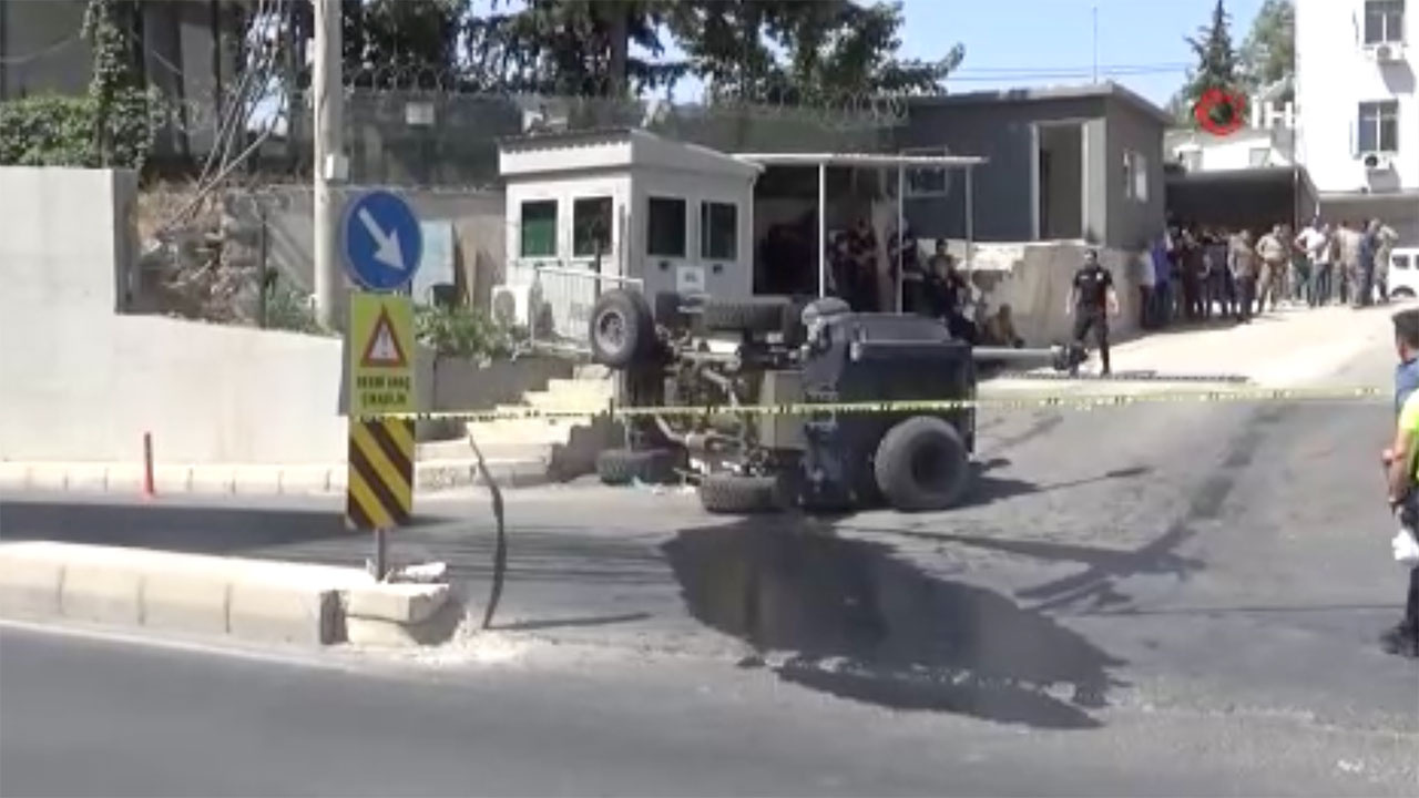 Şanlıurfa'da zırhlı polis aracı devrildi! Yaralanan polisler hastaneye kaldırıldı