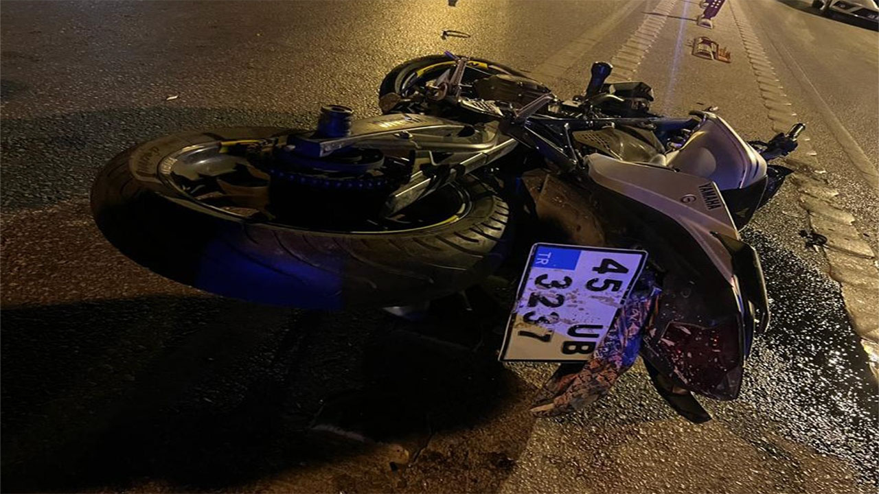 Motosiklet sürücüsünün feci ölümü! 22 yaşındaki genç metrelerce sürüklendi