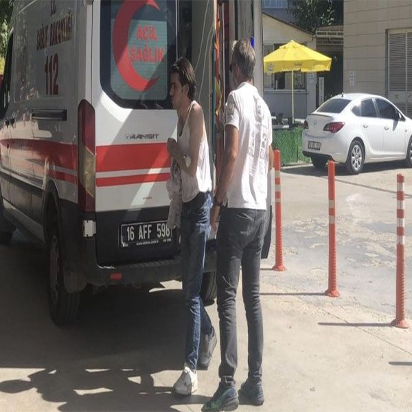 Bursa'da feci kaza! Tıra çarpan otobüste 2 kişi yaralandı