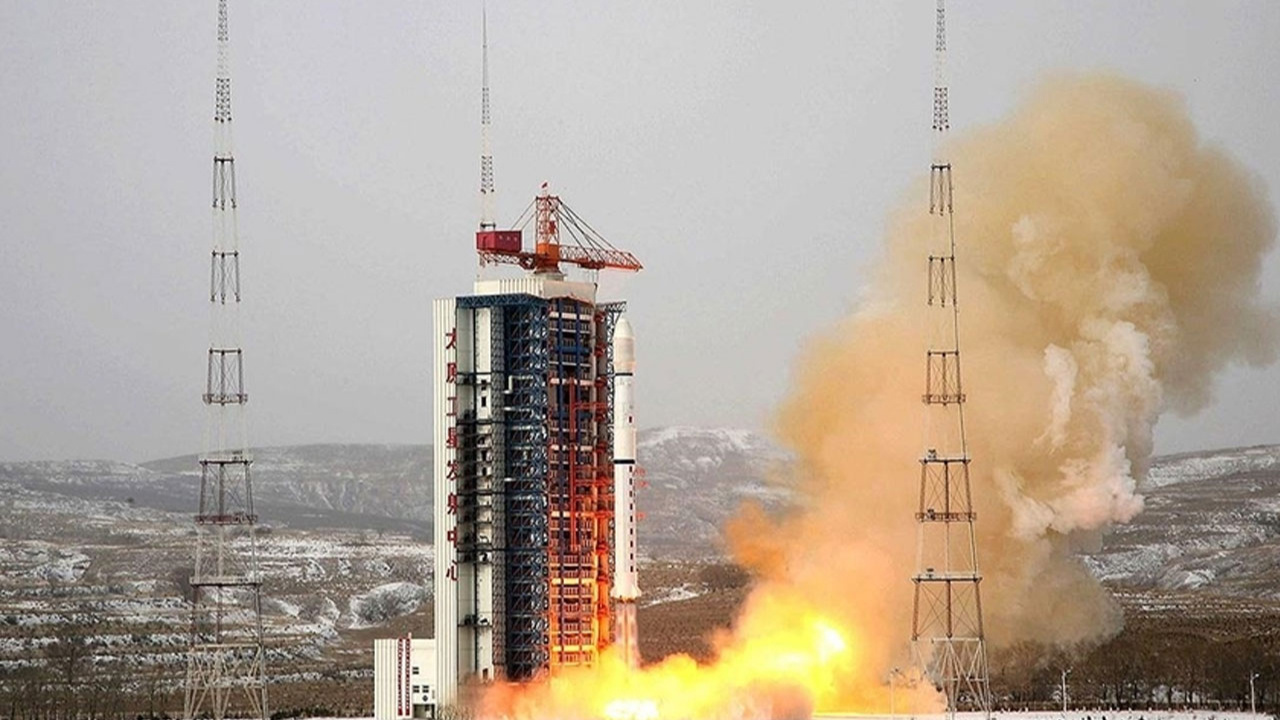 Çin, "Fıngyün-3" meteoroloji uydusunu fırlattı!