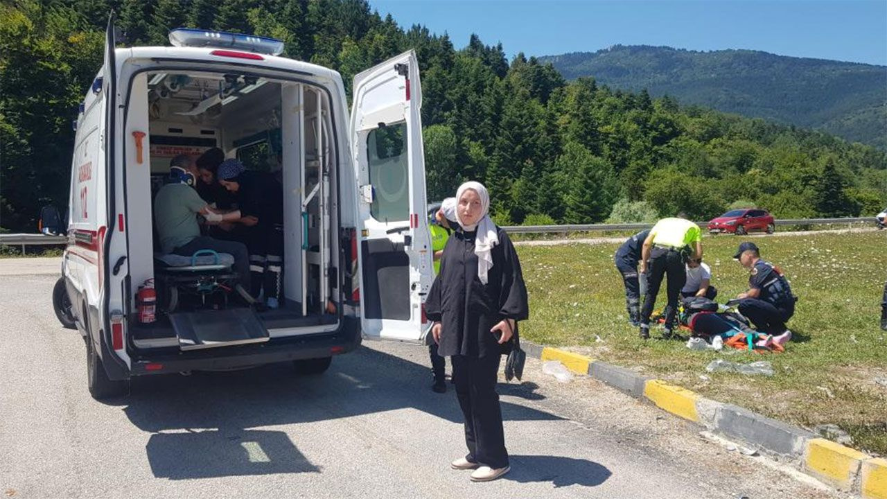 Karabük'te korkunç kaza! Çarpışan iki araçta 1 kişi öldü, 9 kişi yaralandı