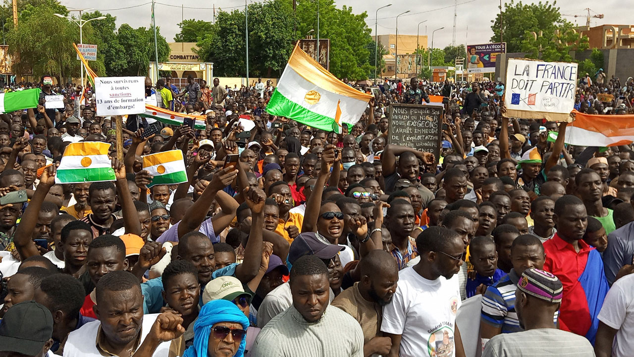 The Economist 'Nijer'deki darbe, Fransa için dehşet verici' dedi Afrika analizinde Türkiye detayı