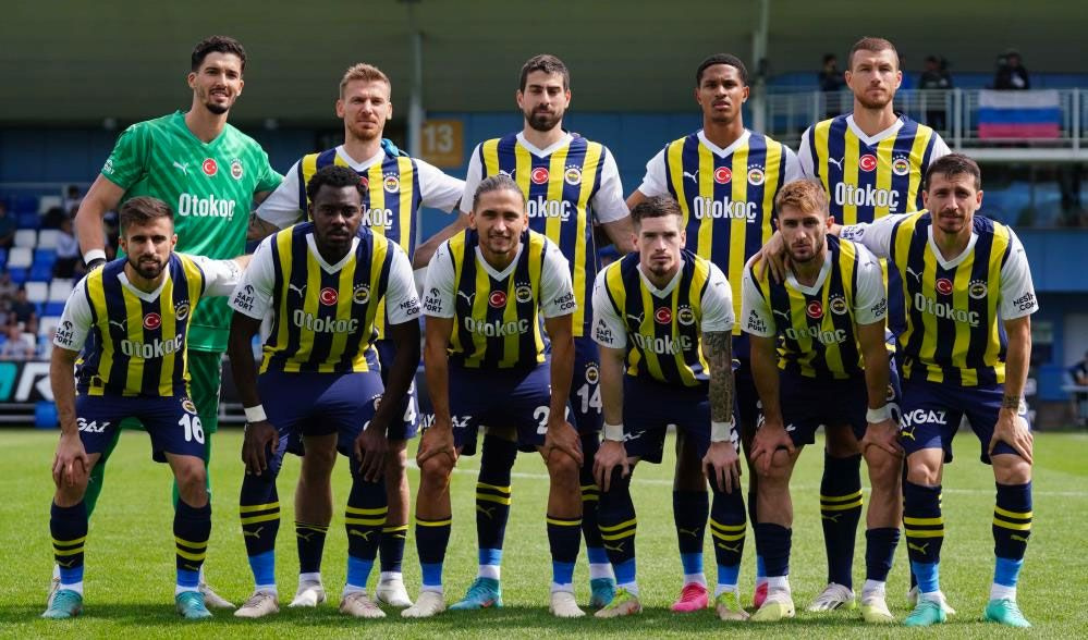 Fenerbahçe'de 2 yabancı futbolcu daha yolcu! Yıldız oyuncuya 11 milyon Euro'luk teklif