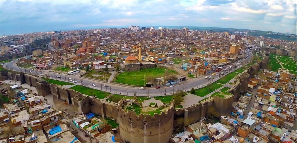 Kadim kent Diyarbakır'da terör değil artık tarih konuşuyor