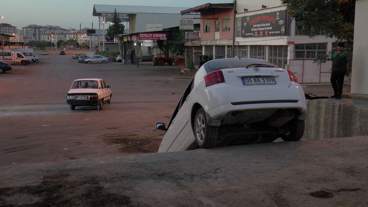 Kayseri'de kaza yapan sürücüden tuhaf sözler! "Uyarı levhası yok" dedi, rampadan uçtu