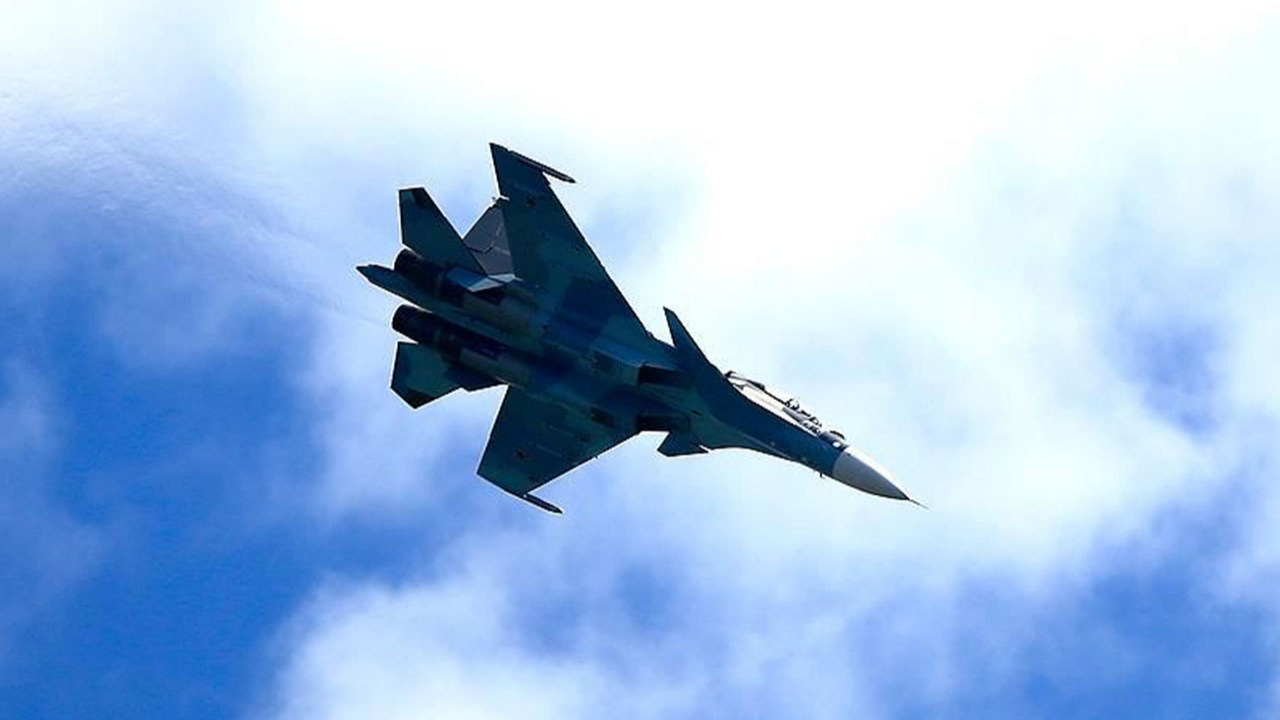 Rusya'da Su-30 savaş uçağı düştü: 2 ölü!