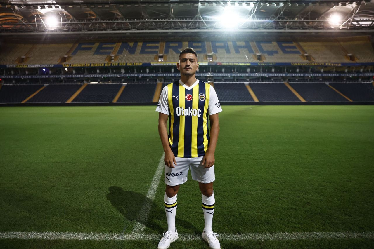 Cengiz Ünder resmen Fenerbahçe'de! 15 milyon bonservis ile 4 yıllık imza attı