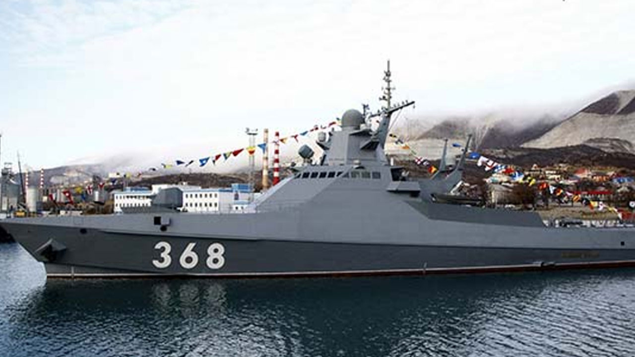 Rus savaş gemisi Karadeniz’de kuru yük gemisine uyarı ateşi açtı!