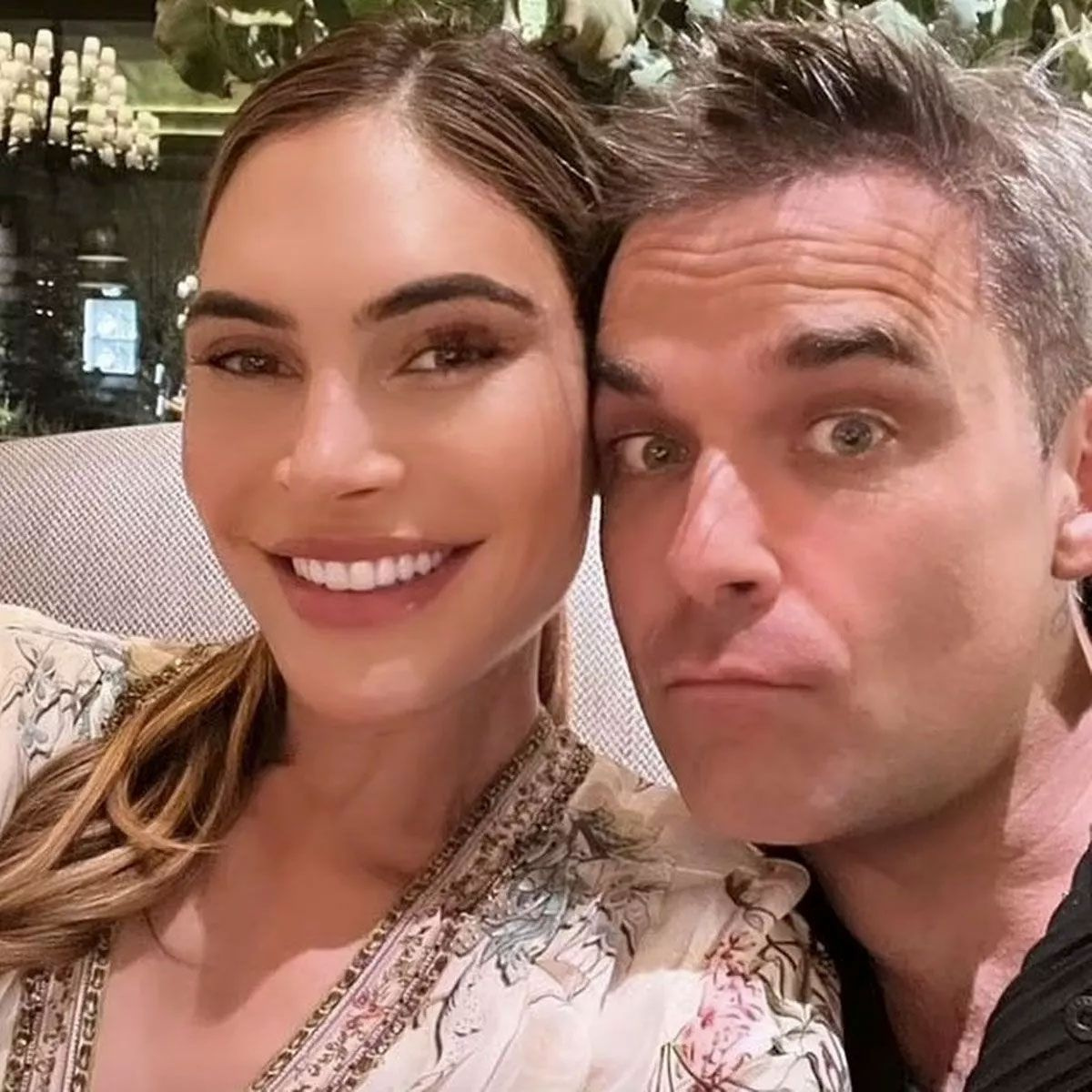Robbie Williams'ın Türk eşi, çıplak fotoğrafını paylaştı! 'Seks bombası'