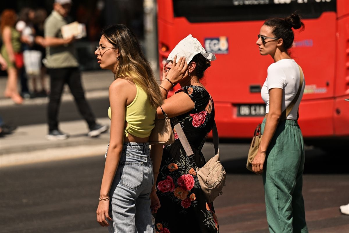 Türkiye kavruluyor, şiddetini artıracak! Çöl sıcakları ne kadar sürecek? Meteoroloji açıkladı: İşte bölge bölge hava durumu...