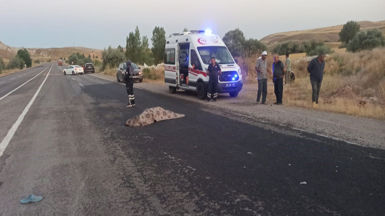 Sivas'ta feci kaza! Karşıdan karşıya geçmeye çalışan kişiye cip çarptı