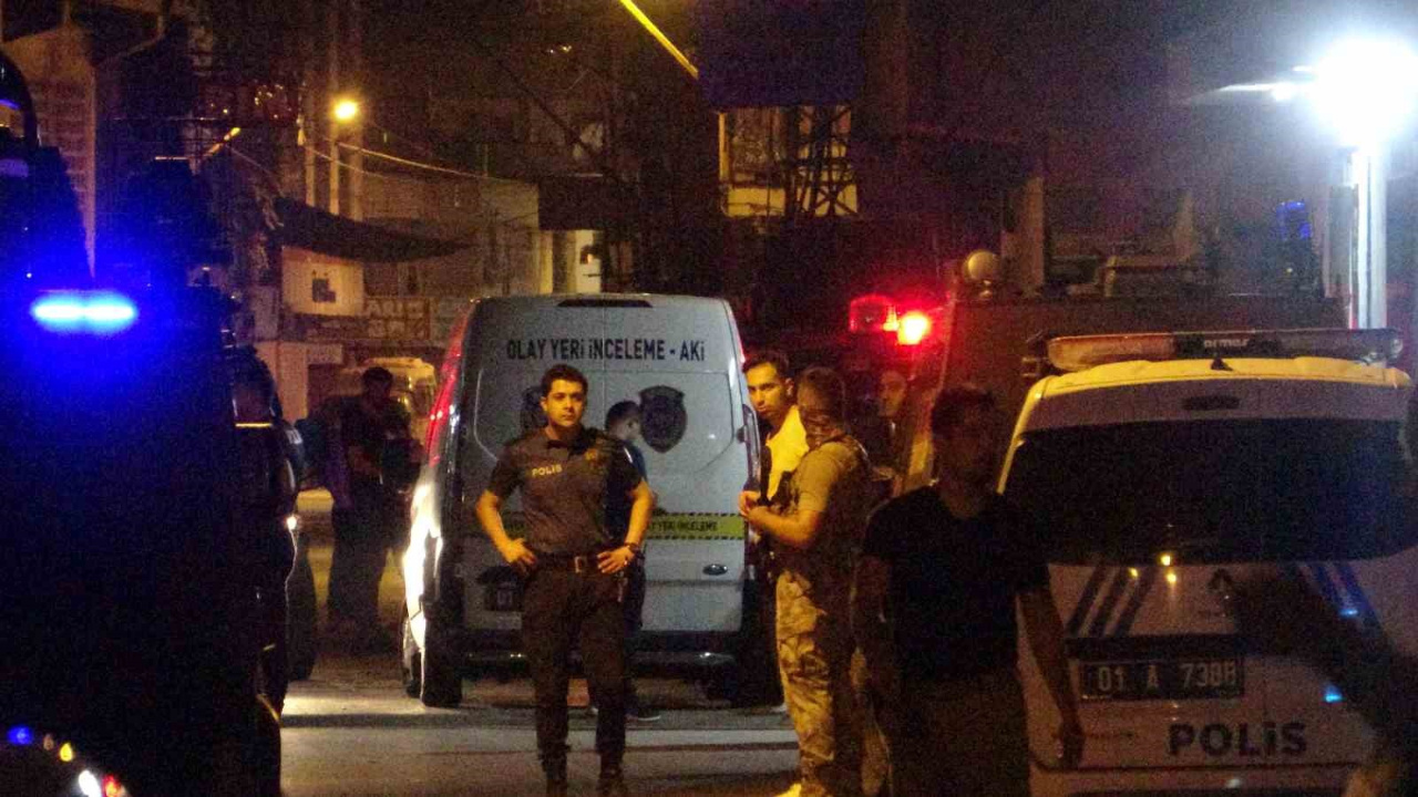 Adana’da olaya müdahale eden polis bıçaklandı!