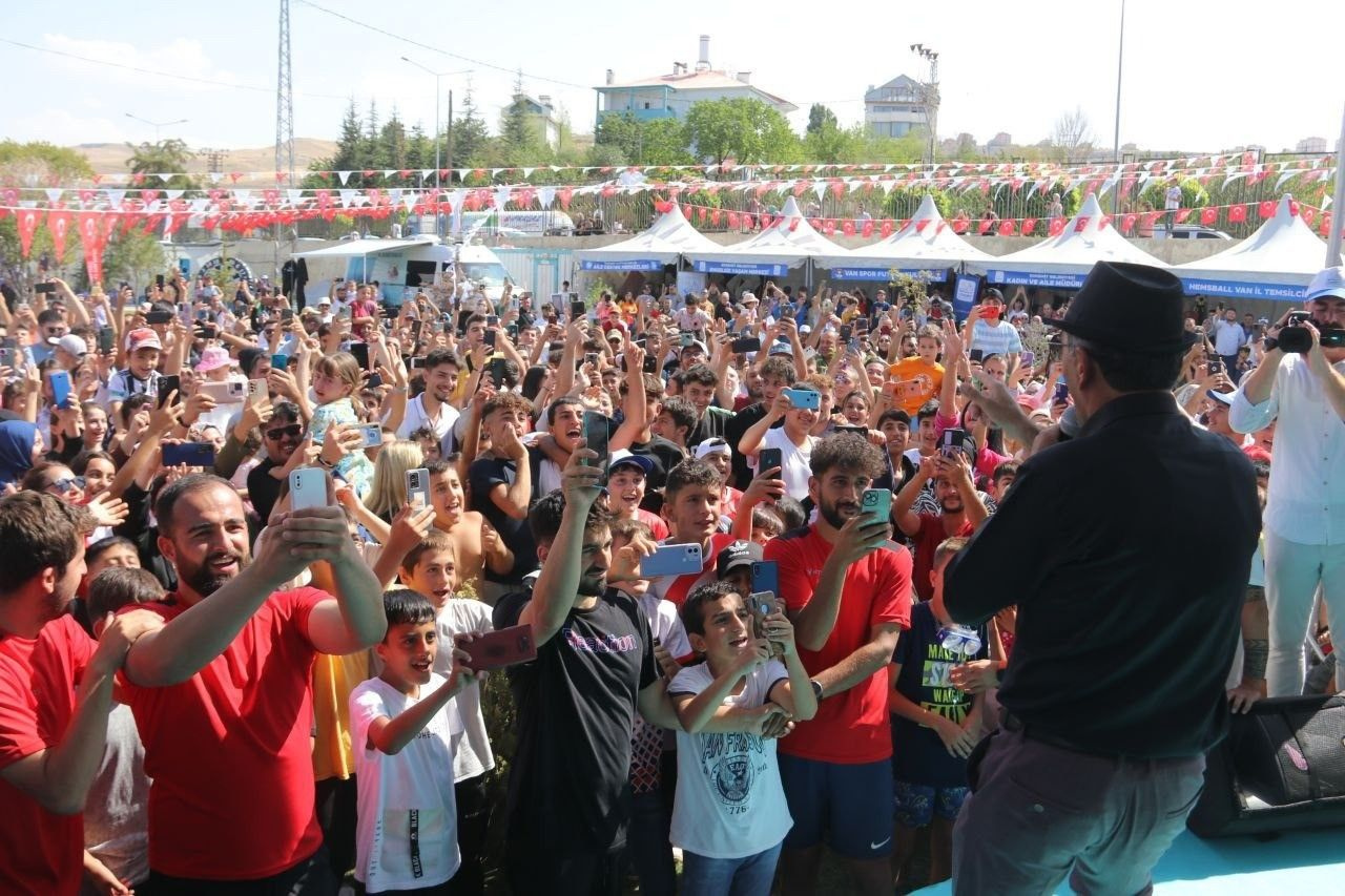 Burası Akdeniz değil Van! Edremit Su Sporları Festivali dolu dolu geçti!