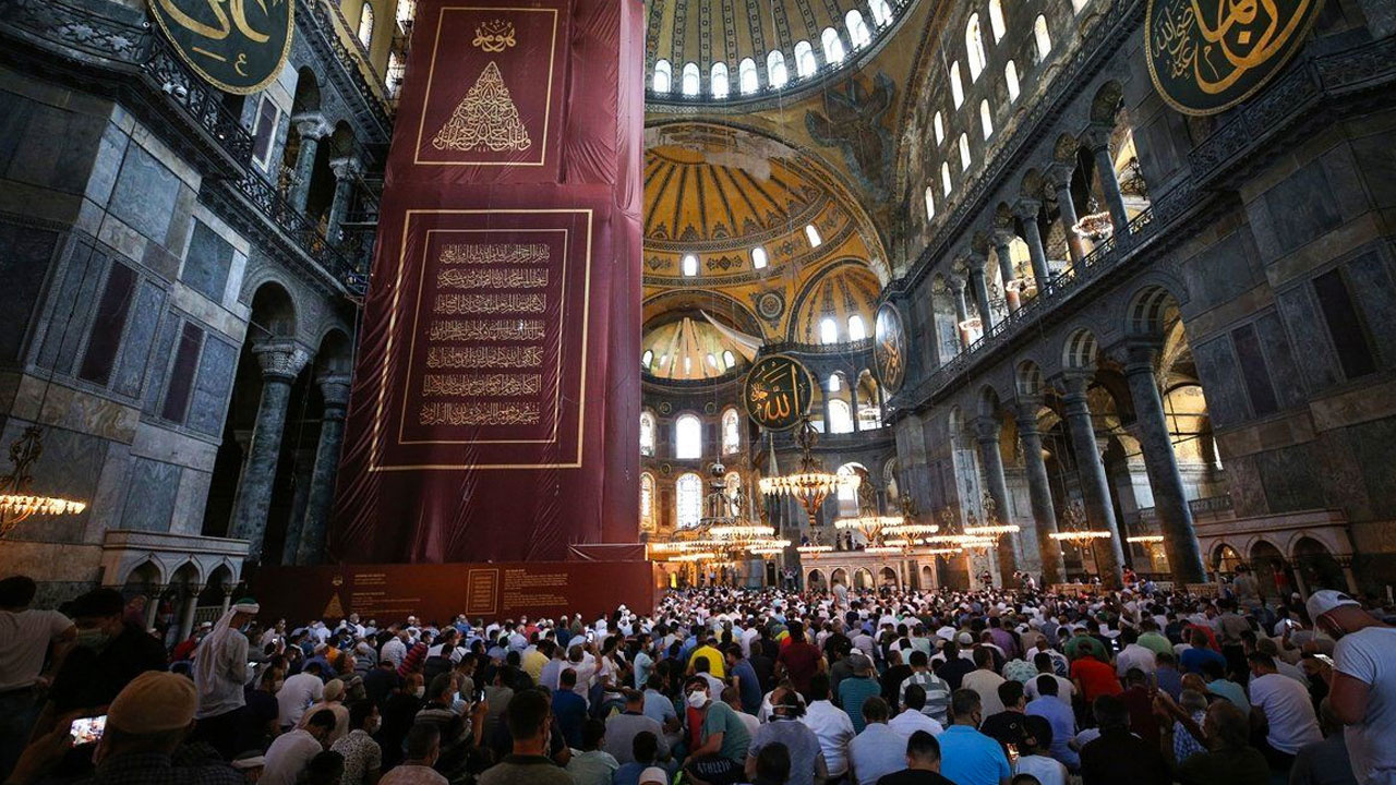 Ayasofya'da kötü koku iddiası sonrası müzeye çevrilsin diyenler ortaya çıktı şikayetçi olan vatandaş ne önerdi?