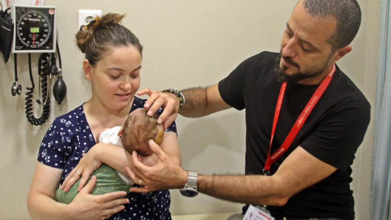 Antalya'da pusetten düşüp kafatası kırılan 1 aylık bebek iyileşti!