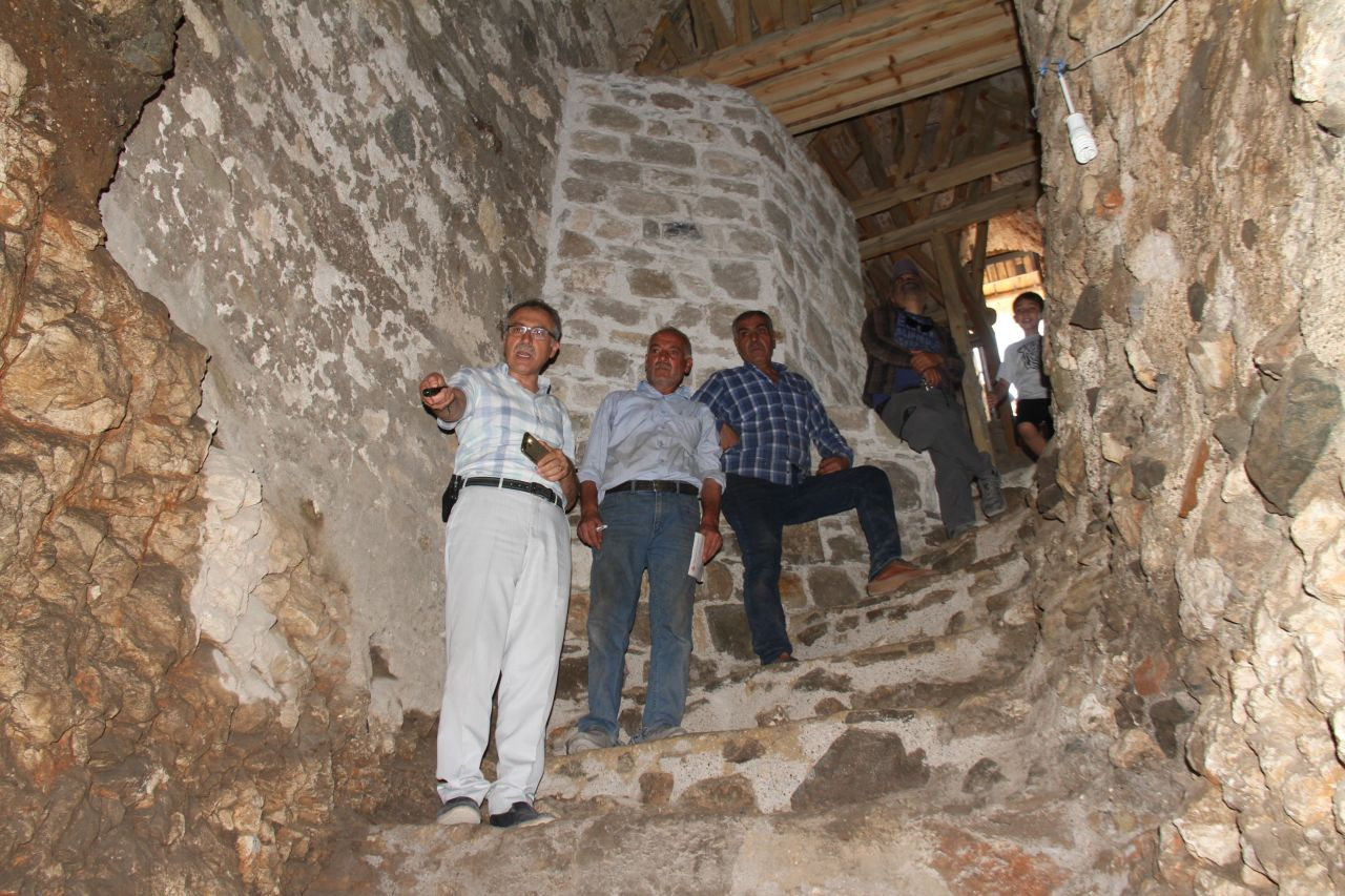 Kazı çalışmalarında bulundu! 60 basamak aşağıda 2 bin 500 yıllık tarih yatıyor