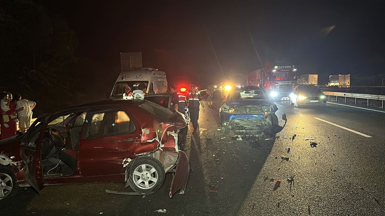 Düzce'de korkunç kaza! 4 araç birbirine girdi: 6 yaralı