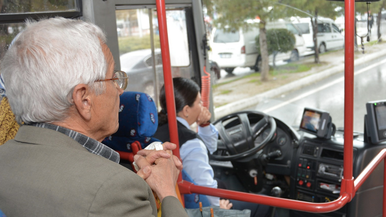 Tüketiciler Birliği'nden '65 yaş ve üstüne ücretsiz ulaşımın kaldırılması'na ilişkin açıklama