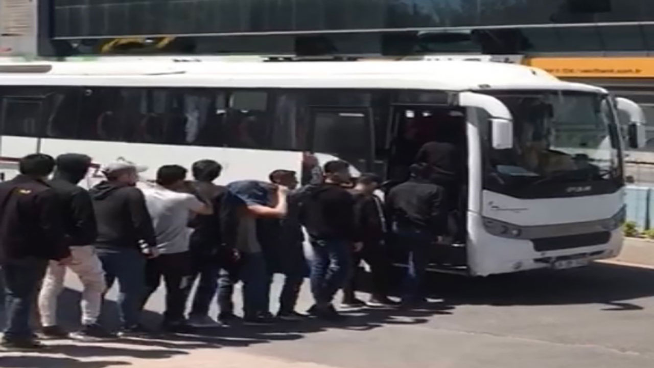 İstanbul'da kaçak göçmenlere geçit verilmedi! 35 göçmen ve organizatörlerin yakalandı anlar kamerada