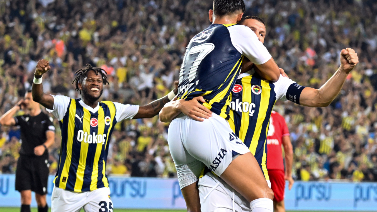 Fenerbahçe, Konferans Ligi play-off turu ilk maçında Twente'yi 5-1 mağlup etti