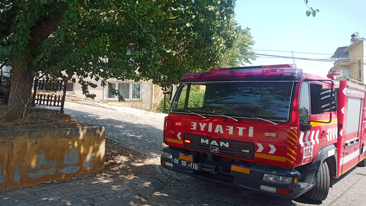 Aydın'da küçük çocuğun oyunu felakete yol açtı! Koltuk tutuştu, yangın çıktı