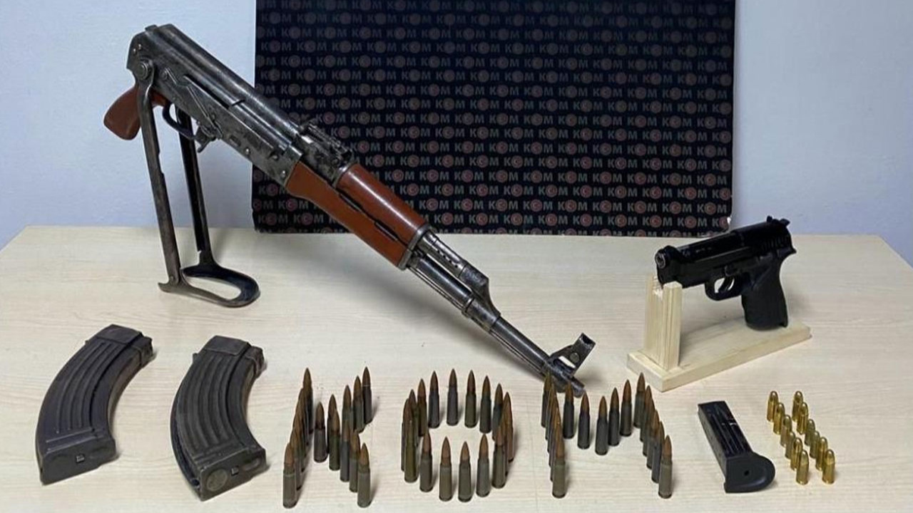 İzmir’de yasa dışı silah ticareti operasyonu!