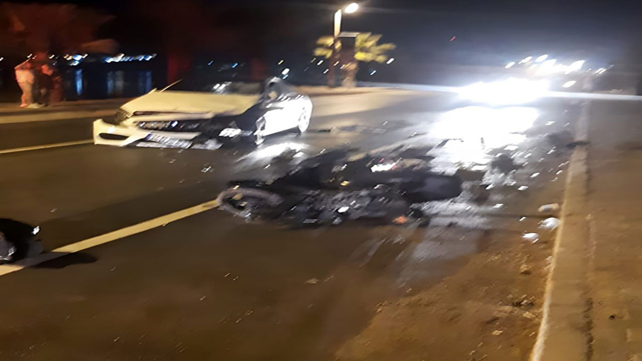 İzmir'de otomobil ve motosiklet kafa kafaya çarpıştı: 1 ölü