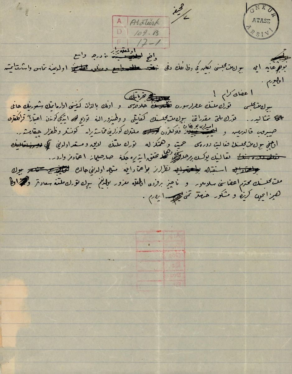 Atatürk'ün özel koleksiyondaki el yazısı notları ortaya çıktı! "Detaylı olarak incelediği görülüyor"