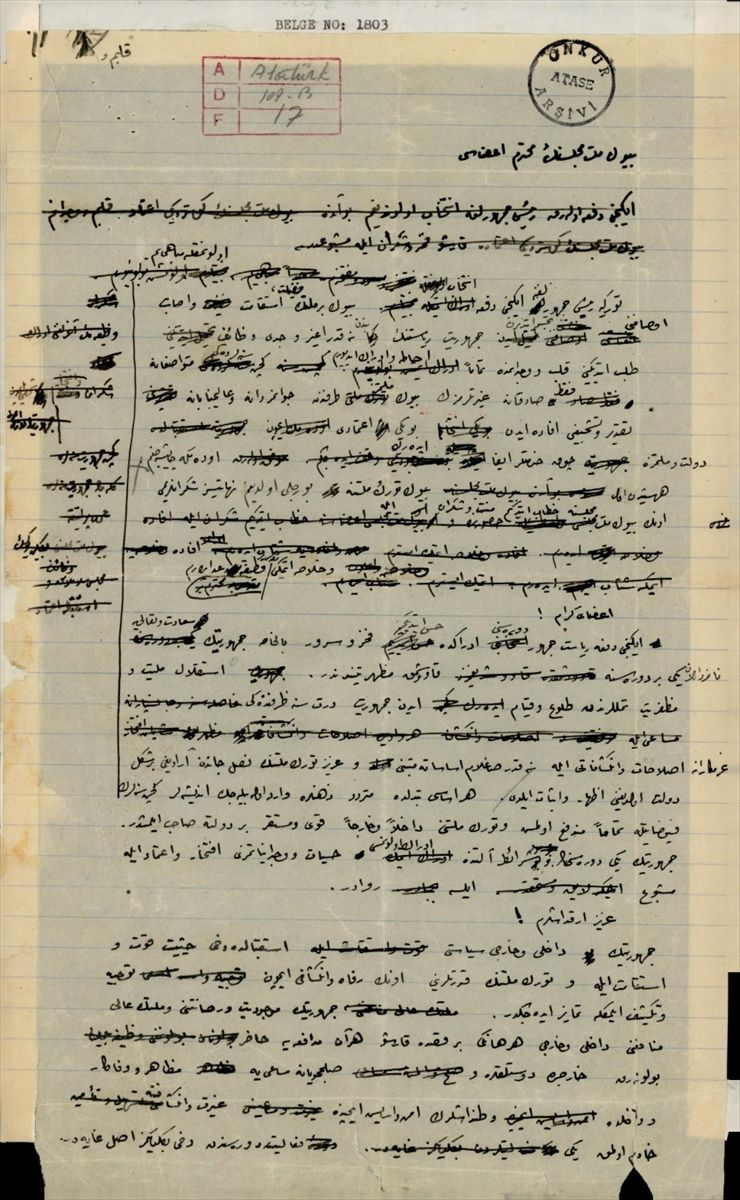 Atatürk'ün özel koleksiyondaki el yazısı notları ortaya çıktı! "Detaylı olarak incelediği görülüyor"