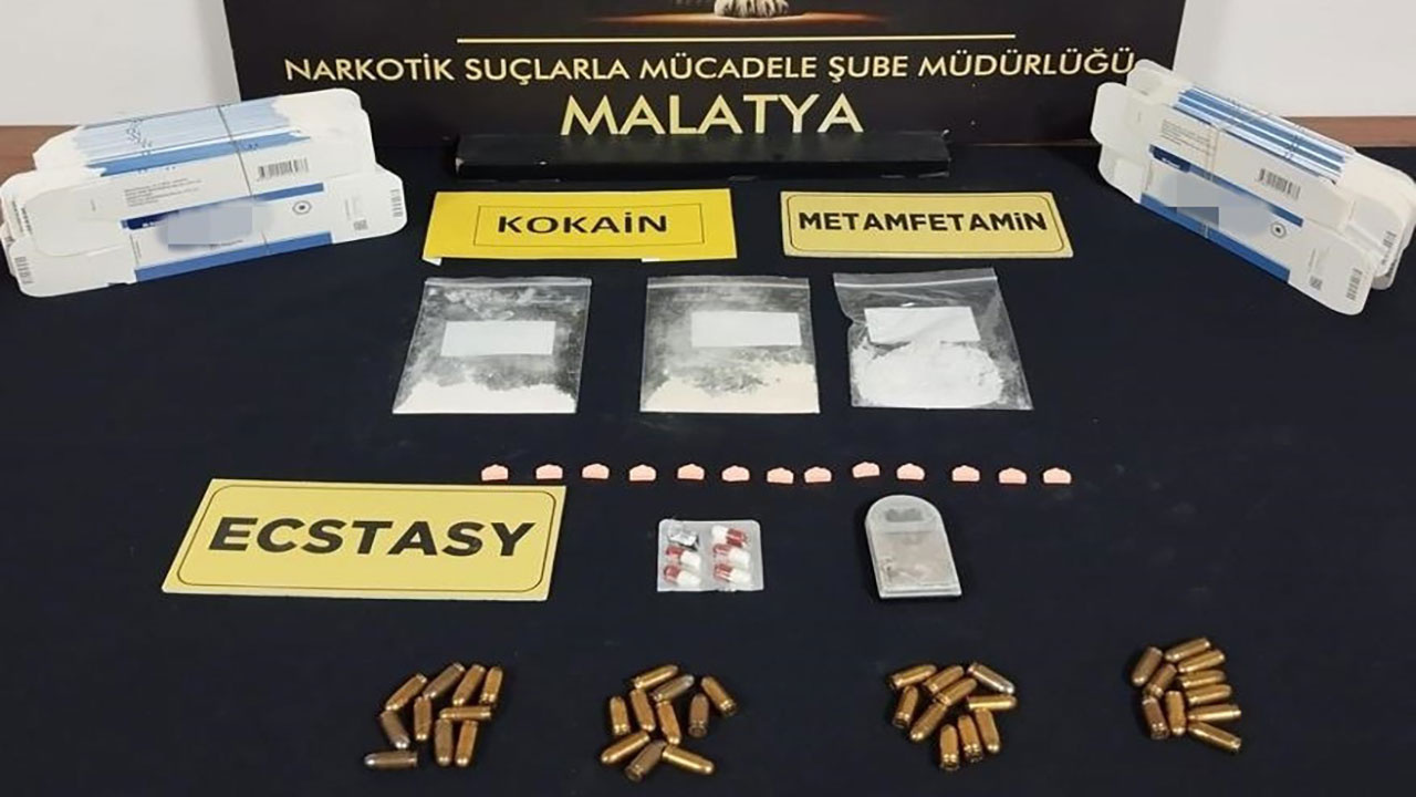 Malatya'da uyuşturucu tacirlerine geçit verilmedi! 8 kişi tutuklandı