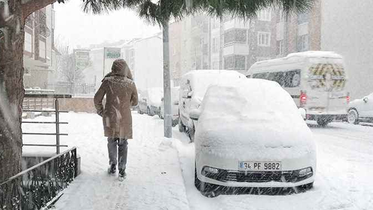 Türkiye'de El Nino etkisi: Eylül epey sıcak geçebilir! İstanbul'a ocakta kar yağacak mı? Profesörden flaş açıklama