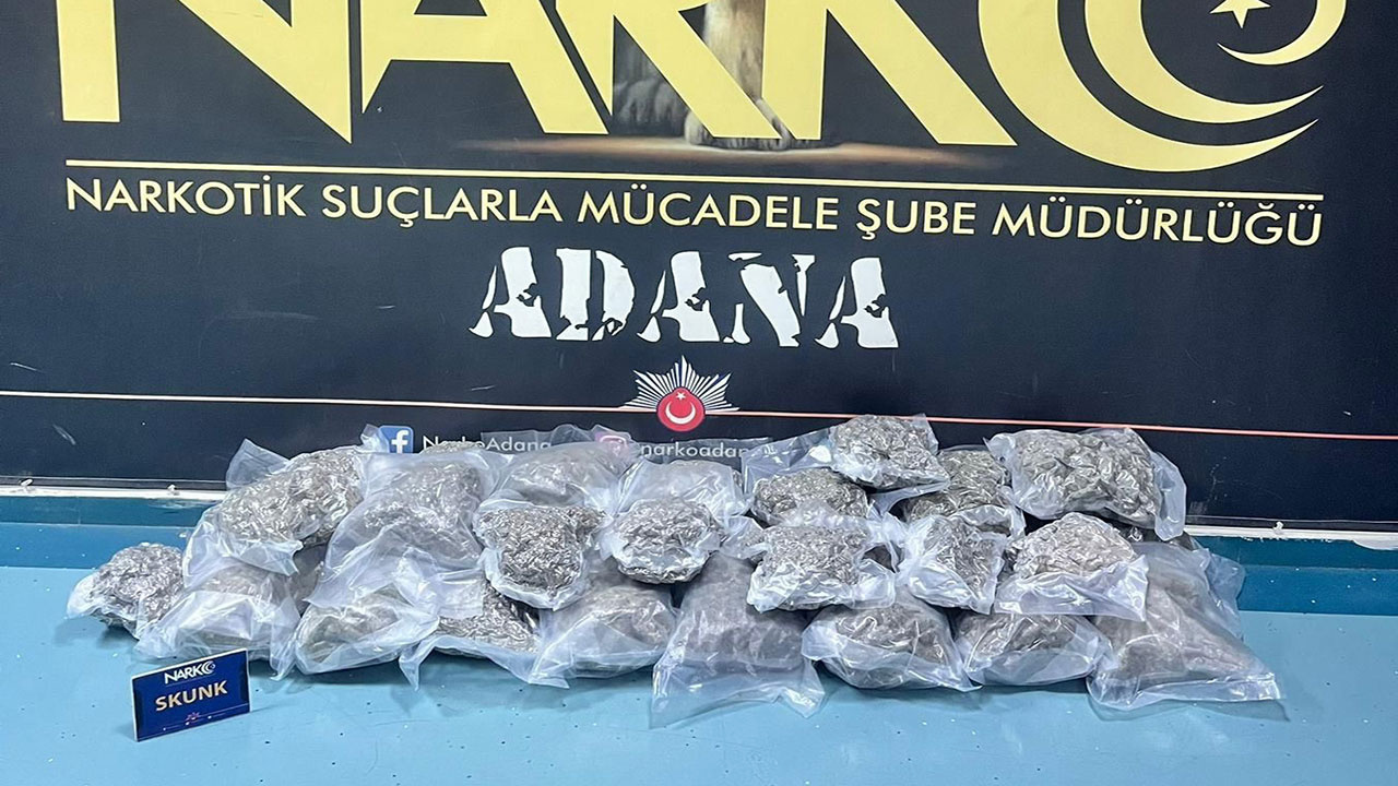 Adana'da polis ekiplerinden uyuşturucu operasyonu! 16 kilo 820 gram esrar ele geçildi