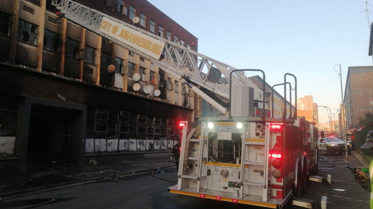Güney Afrikayı sarsan yangın felaketi! Binada çıkan yangında 58 kişi öldü, 43 kişi yaralandı