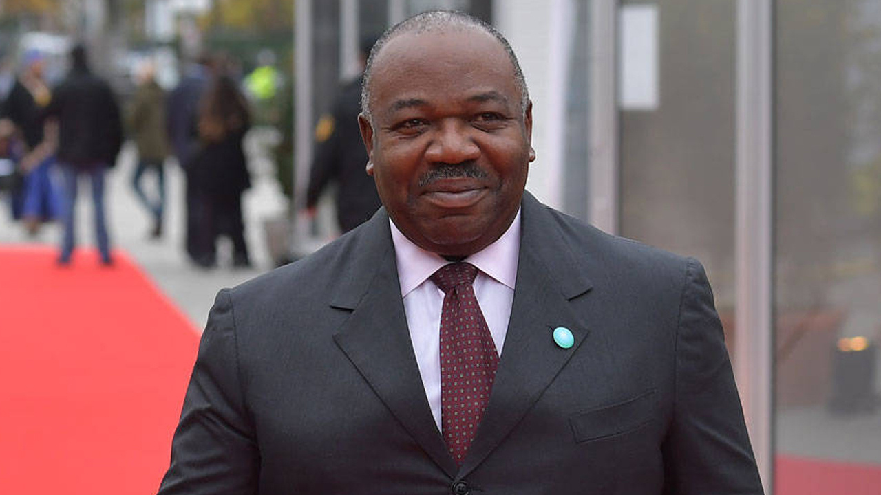 Gabon'da askeri darbe: Devlet başkanının evinde valizler dolusu para bulundu