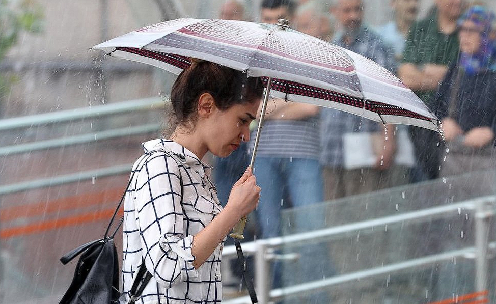 Beklenen yağışlar nihayet geliyor günü belli! İstanbul ve Ankara da listeye dahil Meteoroloji il il uyardı