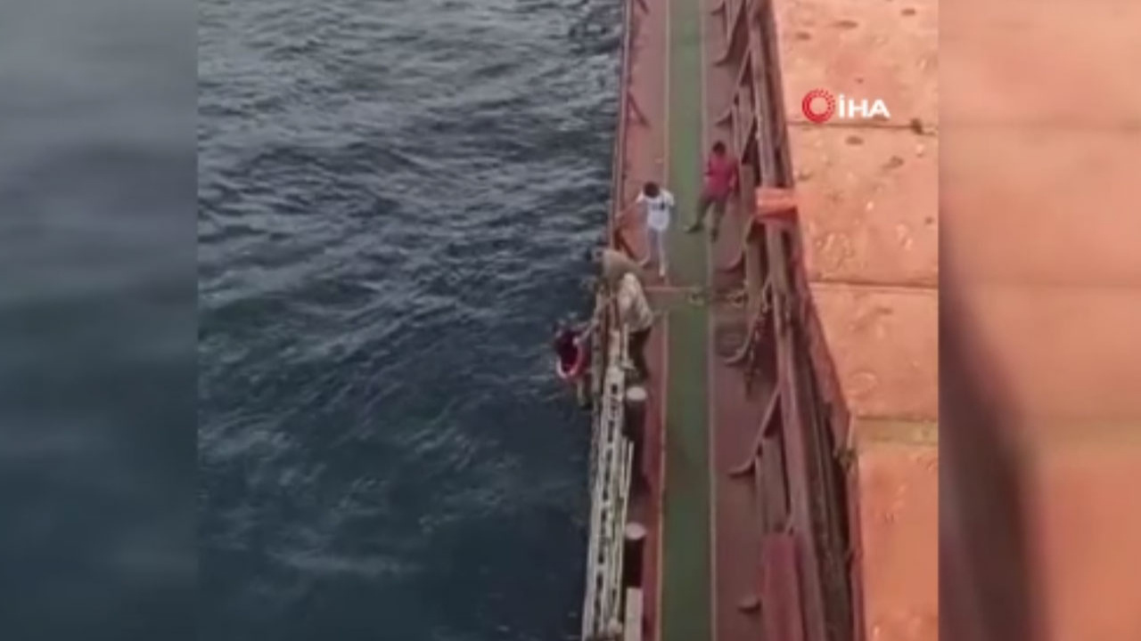 İstanbul'da gemiden düşen kaptan 20 saat sonra kurtarıldı!