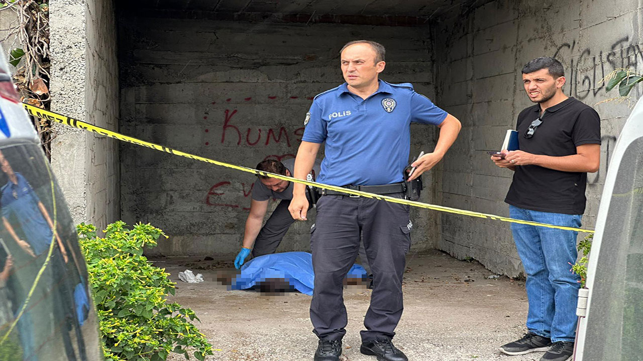 Sakarya'da vatandaşlar garajda erkek cesedi buldu! Polis ekipleri harekete geçti