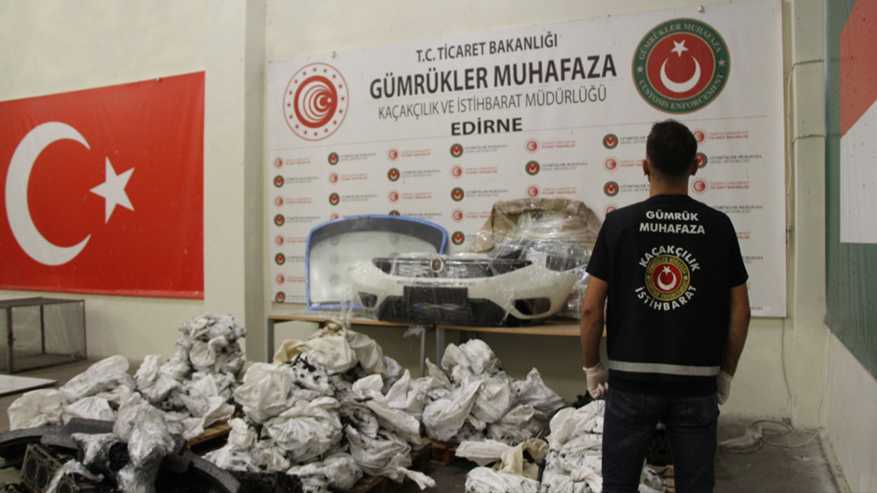 Kapıkule'de 21,3 milyon liralık kaçak oto yedek parçasına el konuldu!