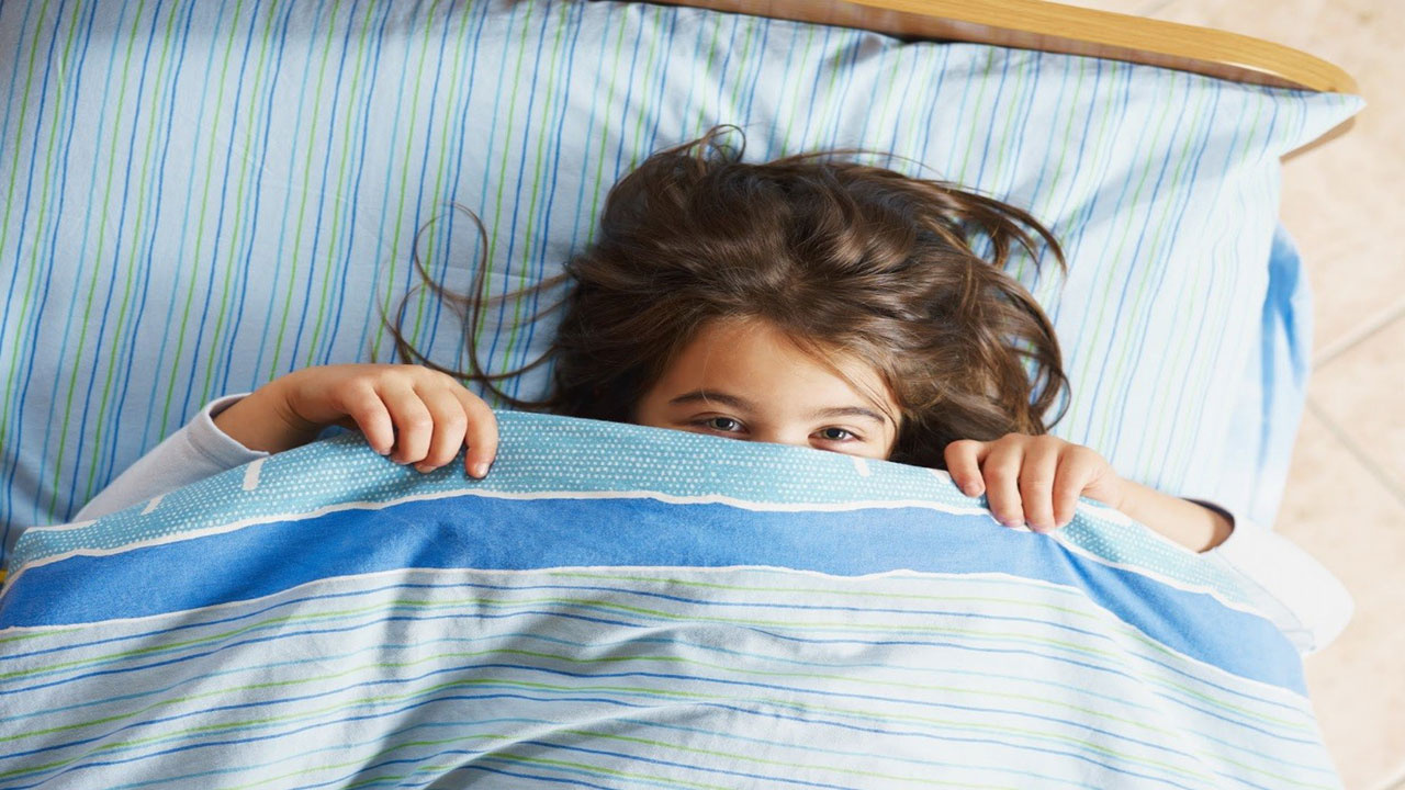 Çocuğunuz uykuda idrar kaçırıyorsa dikkat! Nedeni psikolojik olmayabilir