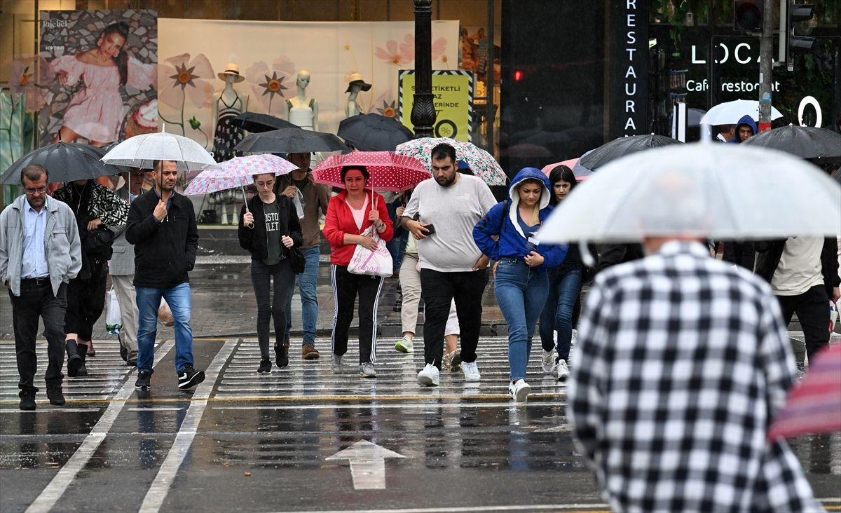Meteoroloji 10 ilde alarm verdi kuvvetli yağış bekleniyor! Prof. Dr. Orhan Şen'den 'İstanbul' uyarısı