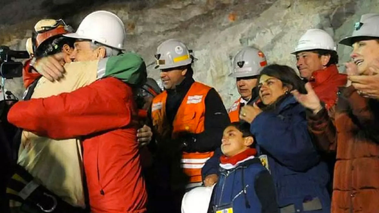Şili'de maden ocağında mahsur kalan madenciler 1.4 milyon dolar tazminat alacak