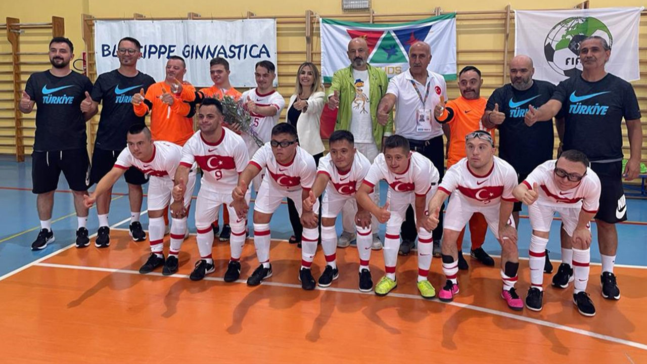 Down Sendromlu Futsal Milli Takımı, İrlanda'yı 5-1 yendi