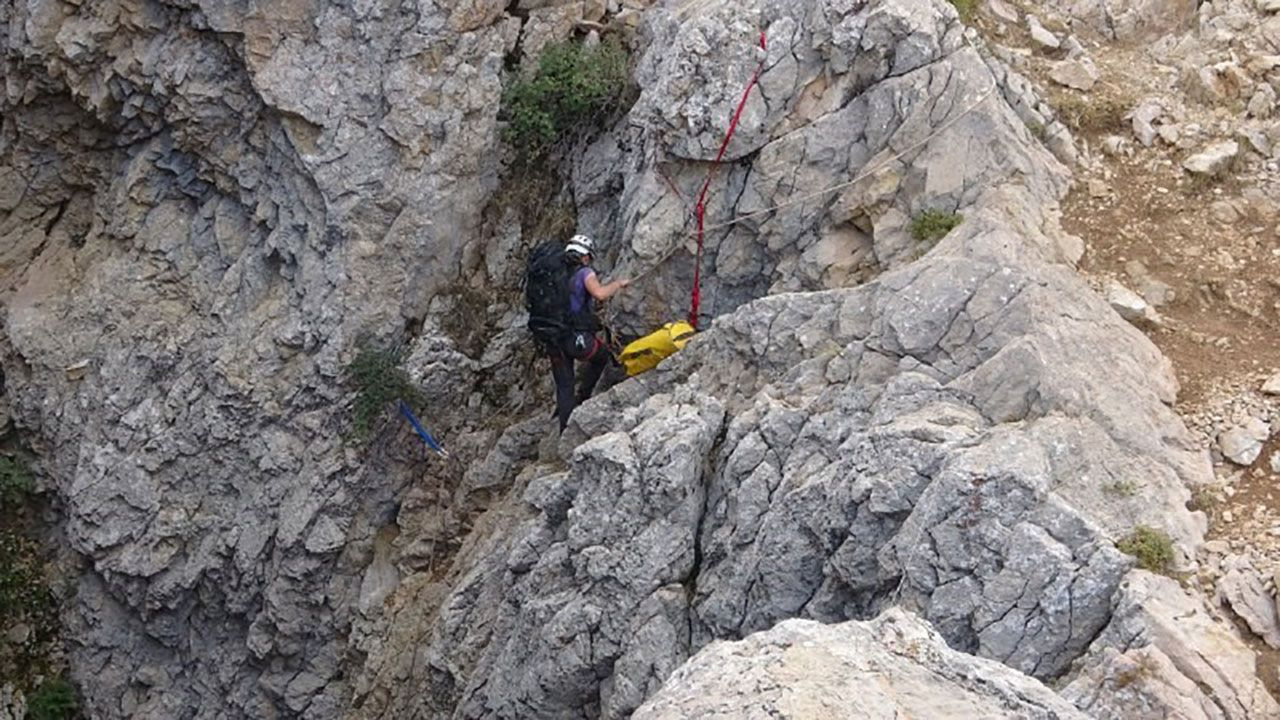 Mersin'de 1276 metre derinlikte mide kanaması geçiren ABD'li bilim adamının tedavisi mağarada yapılıyor!