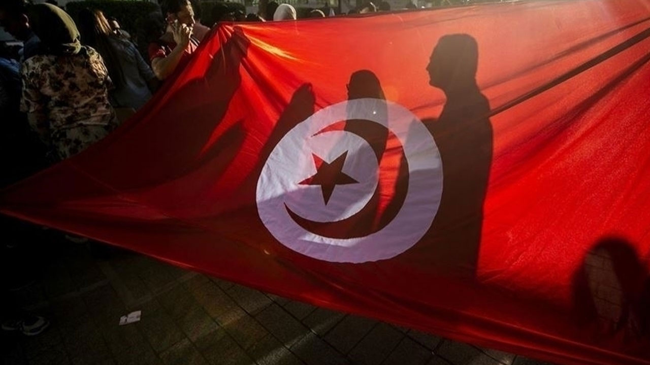 Tunus'ta Nahda Hareketi'nin lider kadroları birer birer gözaltına alınıyor!