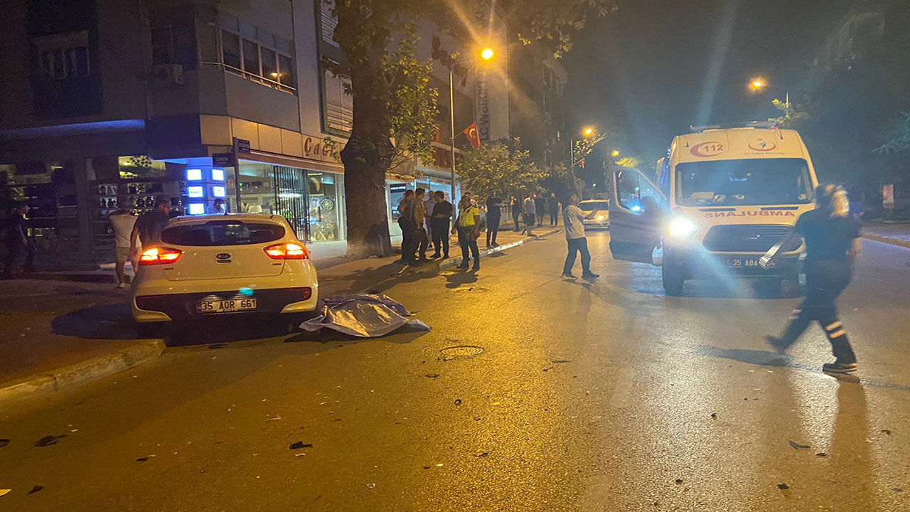 İzmir'de acı kaza! Motosikletli sürücü karşı yönden dönen otomobile çarptı: 1 ölü, 1 yaralı