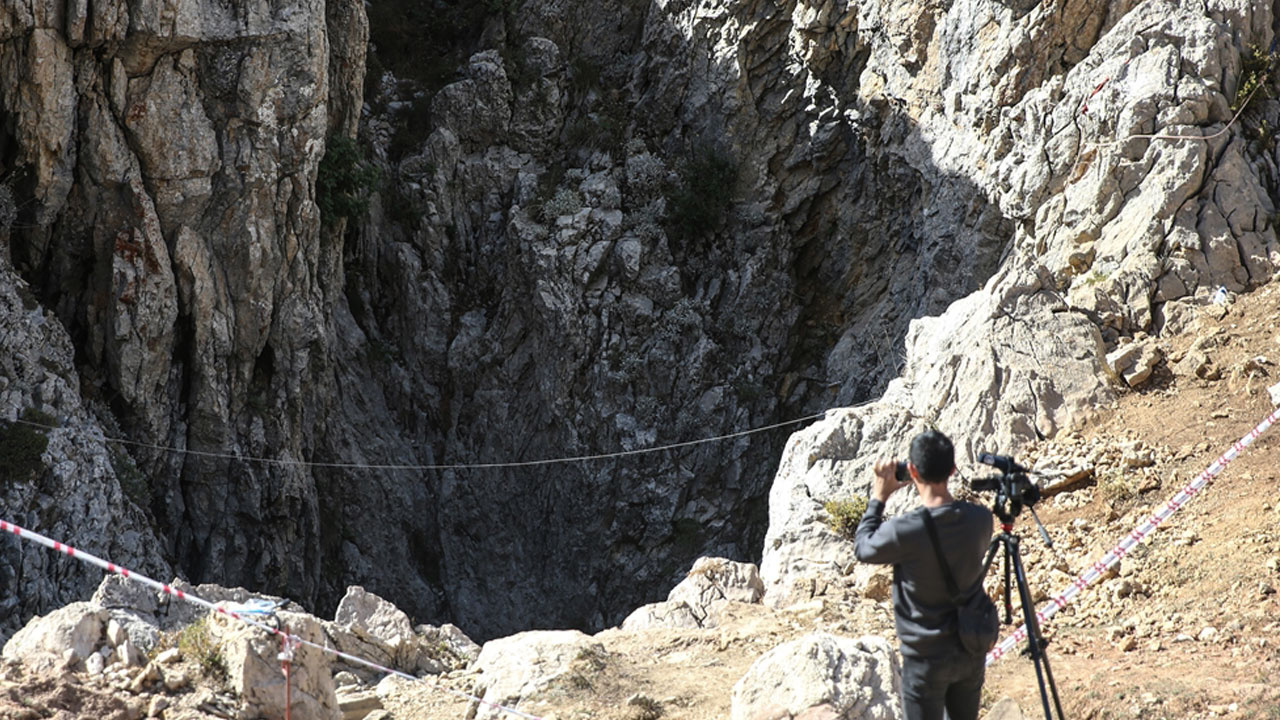 Mersin'de mağarada rahatsızlandı! ABD'li dağcı Mark Dickey'in son sağlık durumu