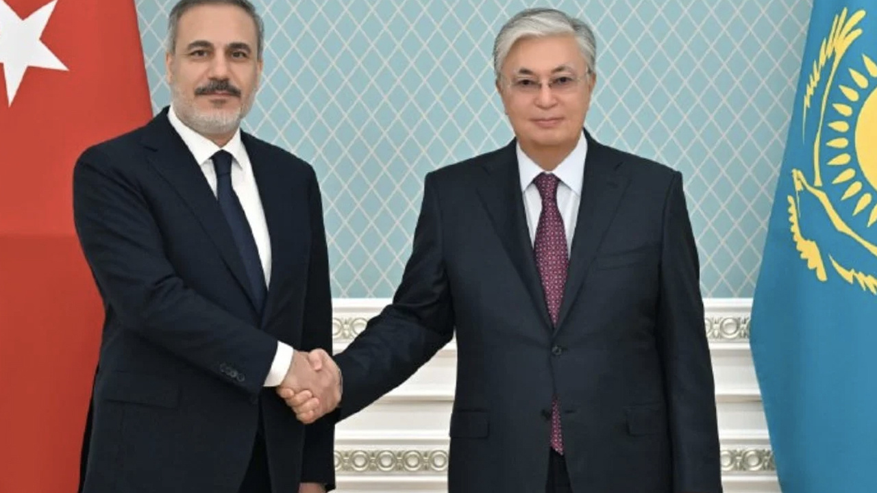 Hakan Fidan, Kazakistan Cumhurbaşkanı Tokayev ile bir araya geldi