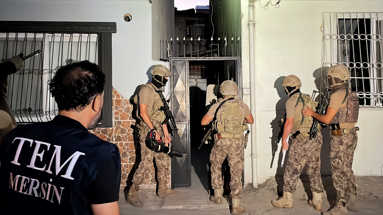 Mersin'de PKK, FETÖ ve DEAŞ'a yönelik eş zamanlı operasyon! 4 kişi gözaltında